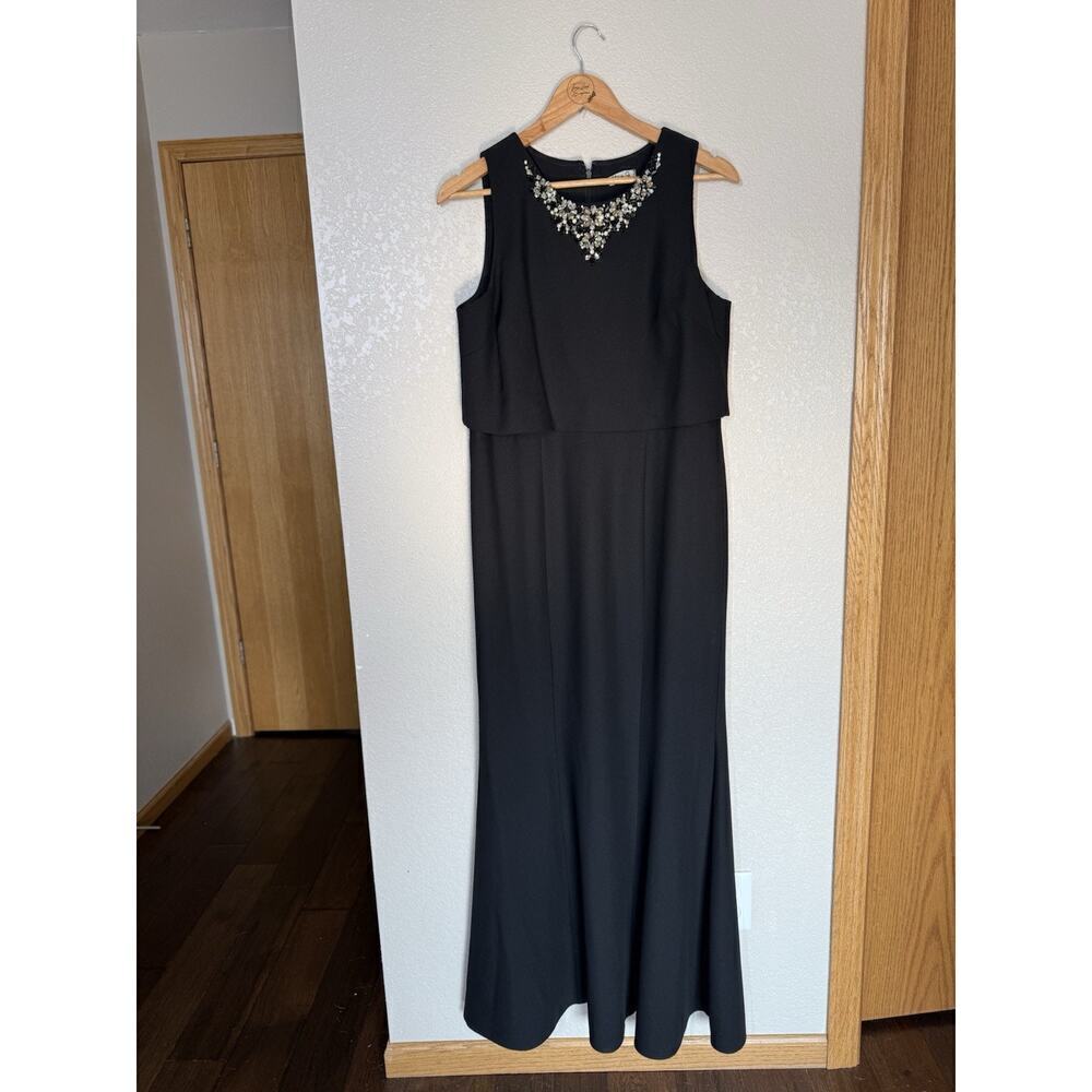 Eliza J Jeweled Neck Maxi Gown Dress Size 8 Formal Black